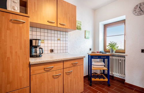 Waging am See Apartment | Apartment 'Ferienwohnung Köberich' with Mountain View, Private Terrace and Wi-Fi