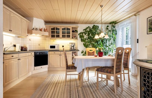 Bad Koetzting Apartment | Apartment 'Ferienwohnung Plötz' with Shared Garden, Balcony and Wi-Fi