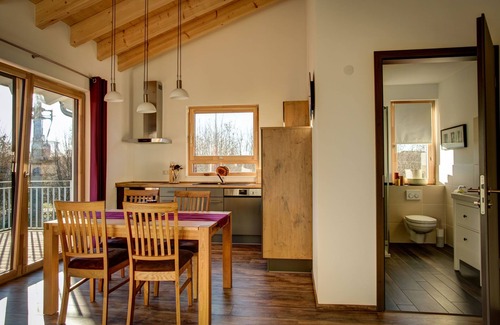 Dormettingen Apartment | Apartment 'Ferienwohnung Lindenhof' with Shared Garden, Balcony and Wi-Fi