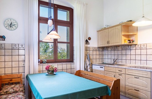 Herleshausen Apartment | Apartment 'Ferienwohnung Zum Alten Hengststall' with Private Garden and Wi-Fi