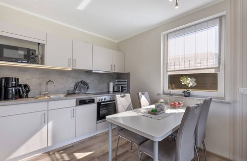Joachimsthal Apartment | Apartment 'Ferienwohnung 1' with Shared Garden and Wi-Fi
