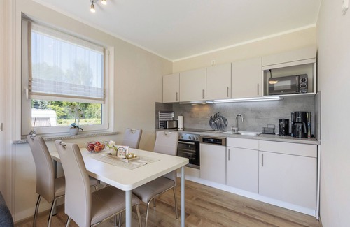 Joachimsthal Apartment | Apartment 'Ferienwohnung 2' with Shared Garden and Wi-Fi