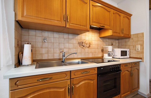 Tellingstedt Apartment | Apartment 'Ferienwohnung 'Ferien Bei Buske' with Shared Terrace, Private Garden and Wi-Fi