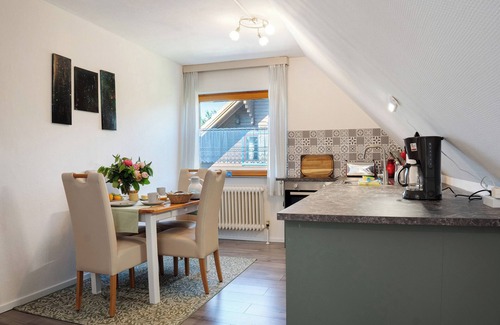 Behrensdorf Apartment | Apartment 'Ferienwohnung Lisa' with Private Terrace, Private Garden and Wi-Fi