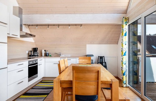 Neipperg Apartment | Apartment 'Ferienwohnung Riesling' with Balcony and Wi-Fi