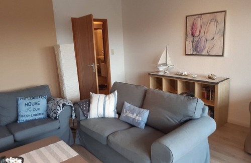 Eckernfoerde Apartment | Apartment 'Ferienwohnung Oelstorf' with Balcony and Wi-Fi