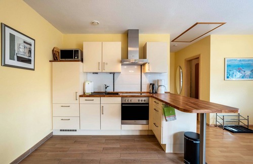 Eckernfoerde Apartment | Apartment 'Ferienwohnung 'Sonneck' with Balcony and Wi-Fi