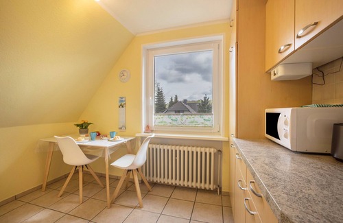 Krempermoor Apartment | Apartment 'Ferienwohnung Krempermoor' with Shared Terrace and Wi-Fi