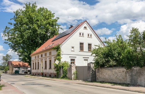Klosterheide Apartment | Apartment 'Ferienwohnung Mit Großem Garten' with Shared Terrace, Shared Garden and Wi-Fi