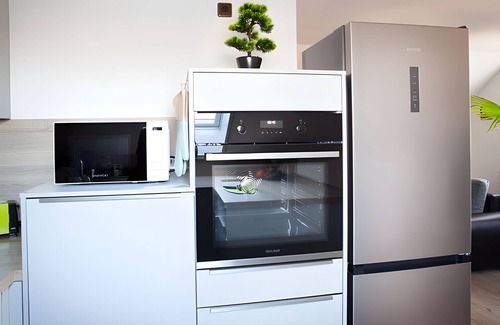 Marktbergel Apartment | Apartment 'Ferienwohnung Am Palmengarten' with Balcony and Wi-Fi