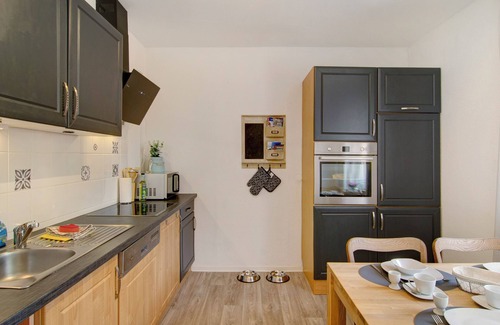 Warsingsfehn Apartment | Apartment 'Ferienwohnung Fahrradland Meer' with Private Terrace and Wi-Fi