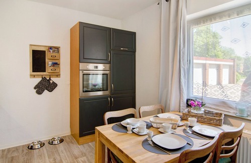 Warsingsfehn Apartment | Apartment 'Ferienwohnung Fahrradland Meer' with Private Terrace and Wi-Fi