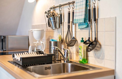 Neustrelitz Apartment | Apartment 'Ferienwohnung 1 Schulze' with Shared Garden, Balcony and Wi-Fi