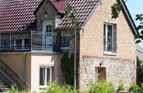 Parsteinsee Apartment | Apartment 'Ferienwohnung 1' with Shared Terrace and Wi-Fi