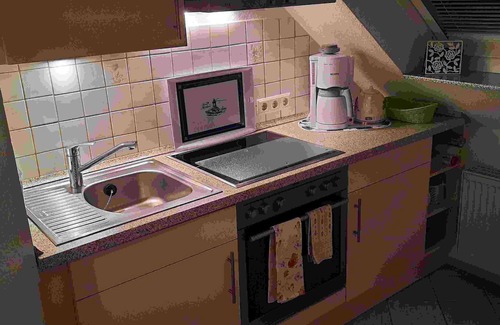 Wesselburen Apartment | Apartment 'Ferienwohnung Neumann' with Shared Garden, Balcony and Wi-Fi