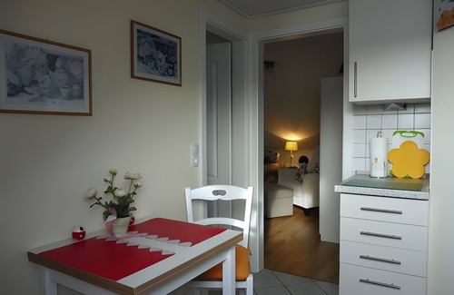 Wesselburen Apartment | Apartment 'Ferienwohnung Neumann' with Shared Garden, Balcony and Wi-Fi