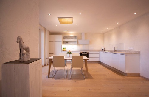 Pelham Apartment | Apartment 'Ferienwohnung Weitblick' with Lake View, Shared Garden and Wi-Fi