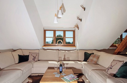 Bernbeuren Apartment | Apartment 'Ferienwohnung Böllenburg' with Mountain View, Shared Pool and Wi-Fi