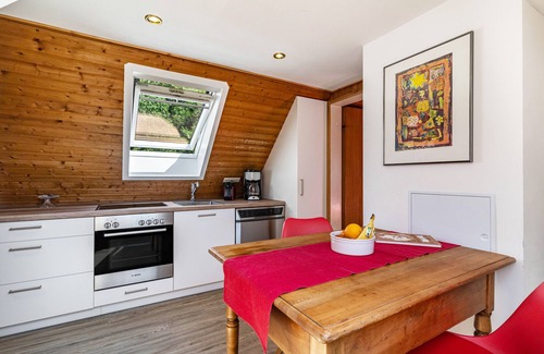 Gengenbach Apartment | Apartment 'Ferienwohnung Lisa' with Shared Garden, Balcony and Wi-Fi