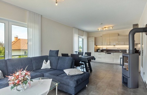 Hochelheim Apartment | Apartment 'Ferienwohnung Lahnurlaub' with Shared Terrace, Shared Garden and Wi-Fi