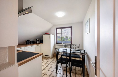 Immenstedt Apartment | Apartment 'Ferienwohnung Im Obergeschoss' with Shared Terrace, Shared Garden and Wi-Fi