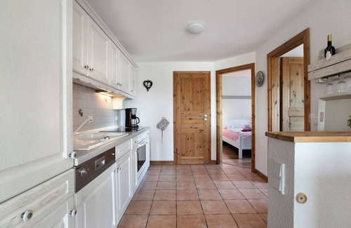 Suederhafen Apartment | Apartment 'Ferienwohnung Ingwersen Nordstrand' with Private Terrace and Wi-Fi