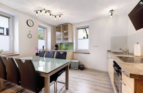 Reutlingen-Gonningen Apartment | Apartment 'Ferienwohnung Im Ländle' with Mountain View and Wi-Fi