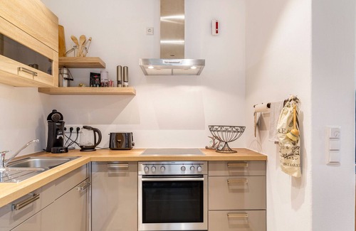 Tittmoning Apartment | Apartment 'Ferienwohnung Dandlberg' with Mountain View, Private Terrace and Wi-Fi