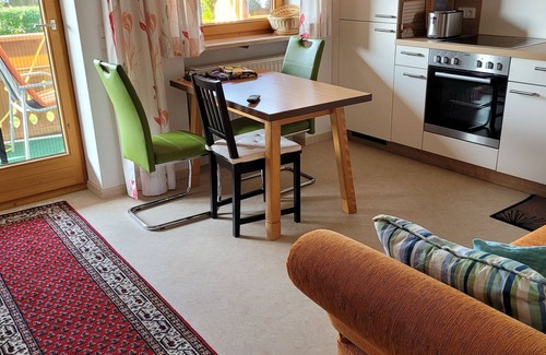 Tittmoning Apartment | Apartment "Ferienwohnung bei Helga" with Balcony