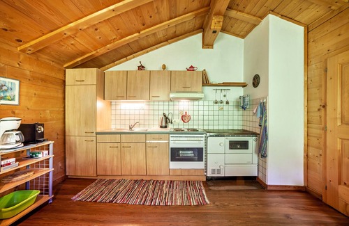 San Pancrazio Apartment | Apartment 'Ferienwohnung Bergblick' with Lake View, Private Terrace and Private Garden