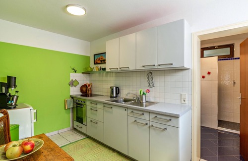 Neusatzeck Apartment | Apartment 'Ferienwohnung Fasse' with Shared Garden and Wi-Fi