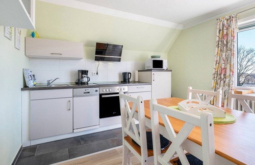 Bredstedt Apartment | Apartment 'Ferienwohnung Am Wind' with Private Terrace, Balcony and Wi-Fi
