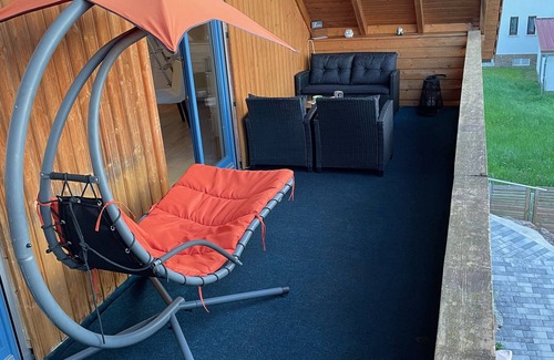 Ebersburg Apartment | Apartment 'Ferienwohnung Pappert' with Mountain View, Balcony and Wi-Fi