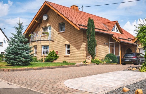 Gransdorf Apartment | Apartment 'Ferienwohnung Haus Biggi' with Private Terrace, Private Garden and Wi-Fi