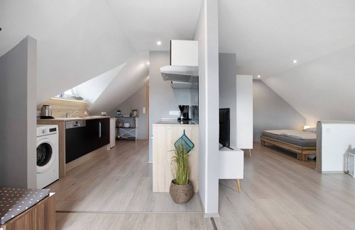 Ostenfeld Apartment | Apartment 'Ferienwohnung Huus 39' with Shared Garden, Balcony and Wi-Fi