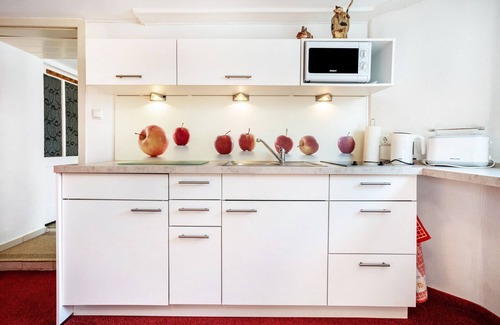 Stralsund Apartment | Apartment 'Ferienwohnung Bleichen 14' with Shared Pool, Shared Garden and Wi-Fi