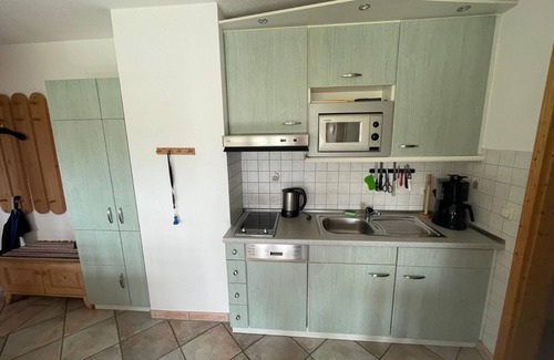 Wonneberg Apartment | Apartment 'Ferienwohnung Am Schusterhof' with Private Terrace, Private Garden and Wi-Fi