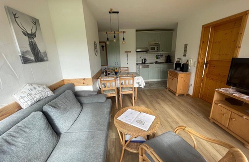 Wonneberg Apartment | Apartment 'Ferienwohnung Am Schusterhof' with Private Terrace, Private Garden and Wi-Fi