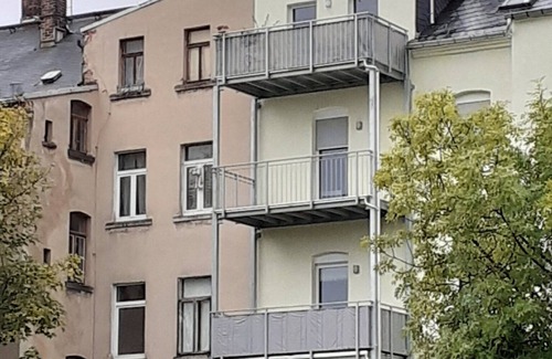 Auerbach Apartment | Apartment 'Ferienwohnung Adler' with Balcony