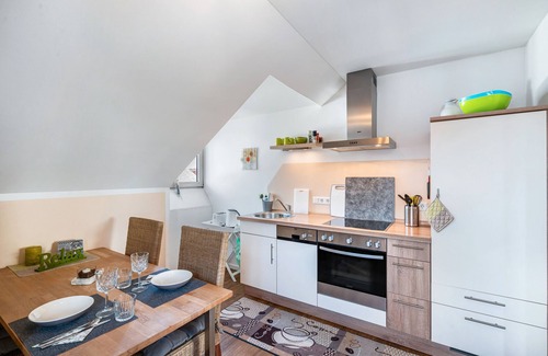 Forstern Apartment | Apartment 'Ferienwohnung Hobmaier' with Mountain View, Shared Garden and Wi-Fi