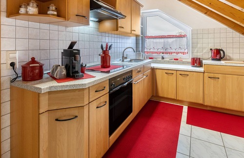 Huefingen Apartment | Apartment 'Ferienwohnung Auf Dem Hohen' with Wi-Fi