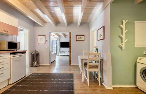 Humptrup Apartment | Apartment 'Ferienwohnung Hof Krakebüll' with Private Terrace, Private Garden and Wi-Fi
