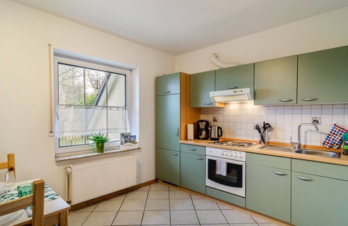 Negenmeerten Apartment | Apartment 'Ferienwohnung Neumann' with Private Terrace, Private Garden and Wi-Fi