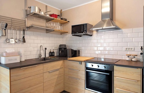Laufen Apartment | Apartment 'Ferienwohnung Am Rebberg' with Private Terrace, Private Garden and Wi-Fi