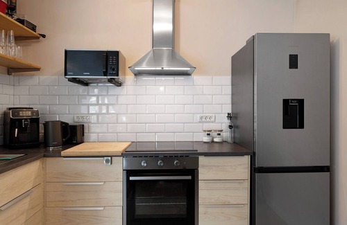 Laufen Apartment | Apartment 'Ferienwohnung Am Rebberg' with Private Terrace, Private Garden and Wi-Fi