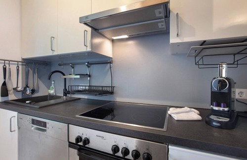 Weilheim Apartment | Apartment 'Ferienwohnung Fellagrün' with Mountain View, Shared Garden and Wi-Fi