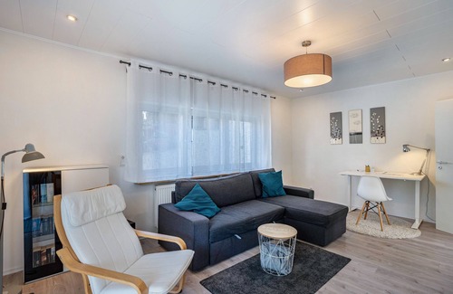 Weinheim Apartment | Apartment 'Ferienwohnung Drachenstein' with Private Terrace and Wi-Fi