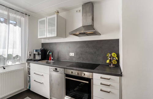 Weinheim Apartment | Apartment 'Ferienwohnung Drachenstein' with Private Terrace and Wi-Fi