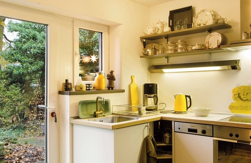 Wiesmoor Apartment | Apartment 'Ferienwohnung Olga Behrends' with Private Terrace and Wi-Fi