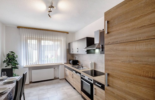 Hirzenach Apartment | Apartment 'Ferienwohnung Moni' with Balcony and Wi-Fi